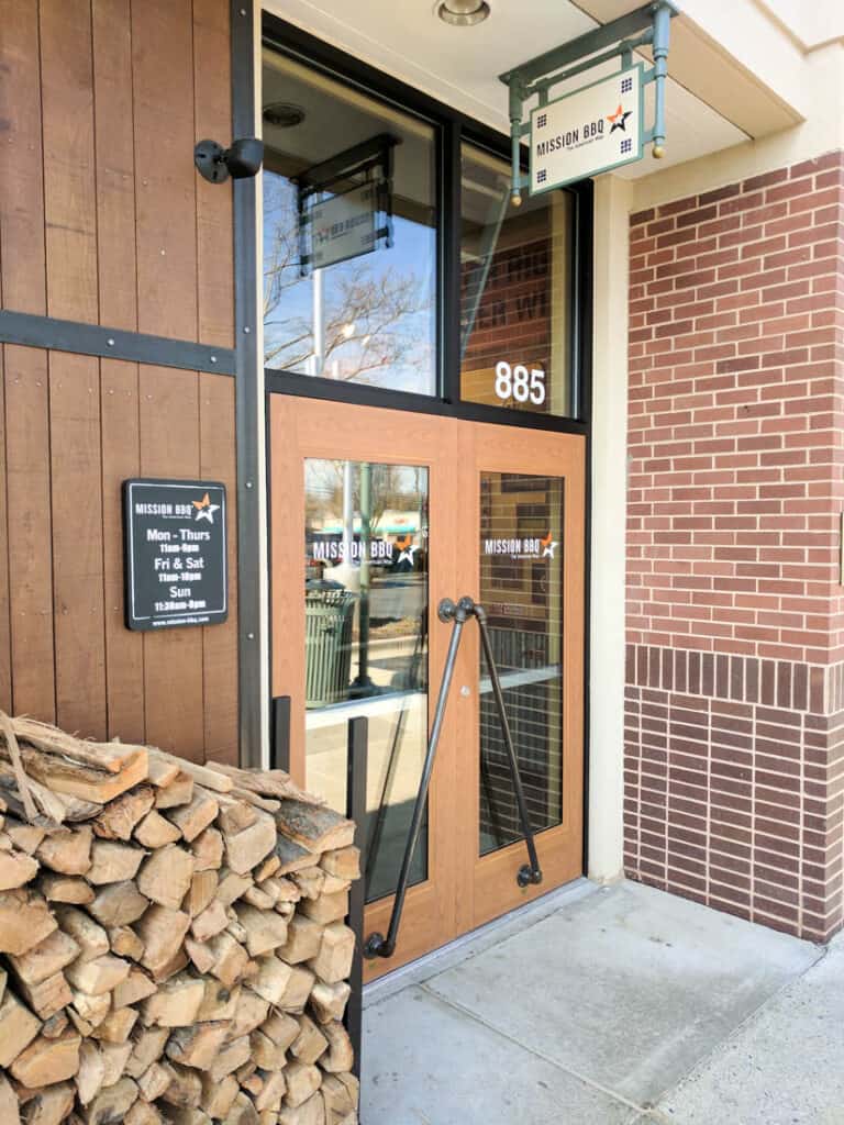 wood-restaurant-doors